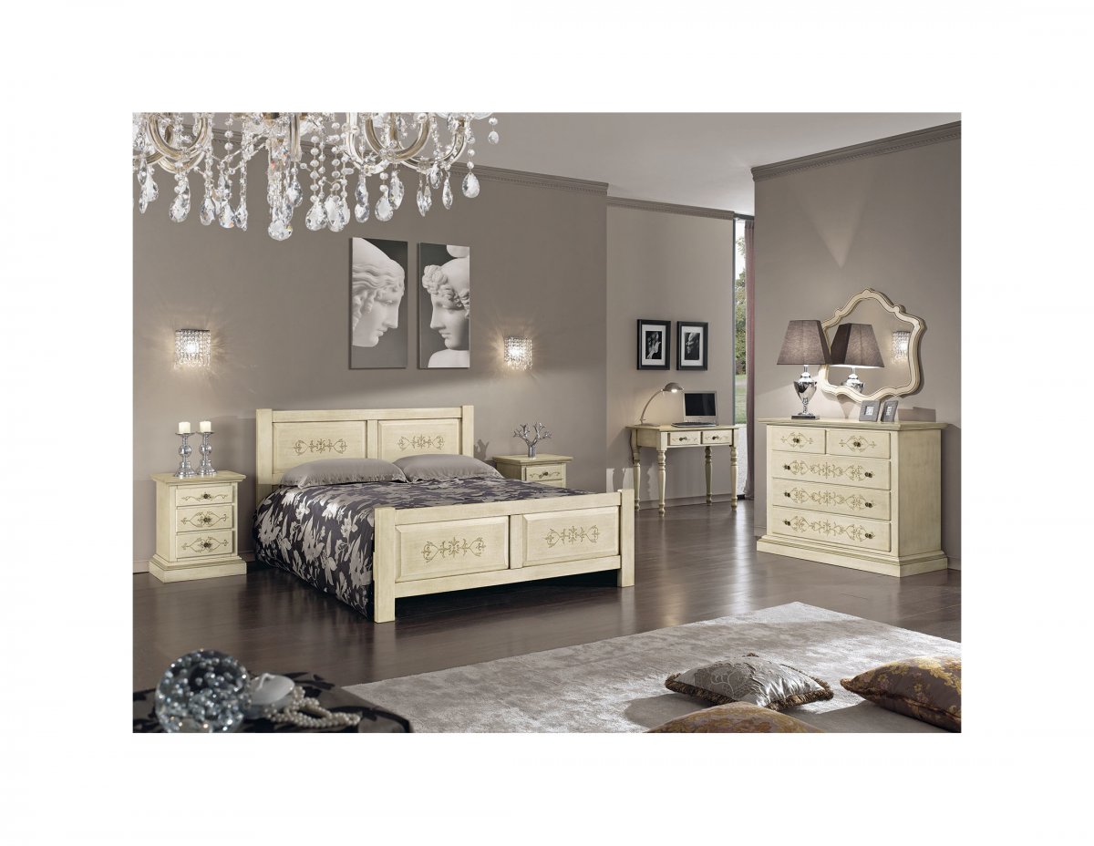 Camera matrimoniale avorio antico con decori verde antico