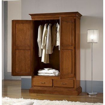 Interno dell'armadio con particolare dell'appendiabiti