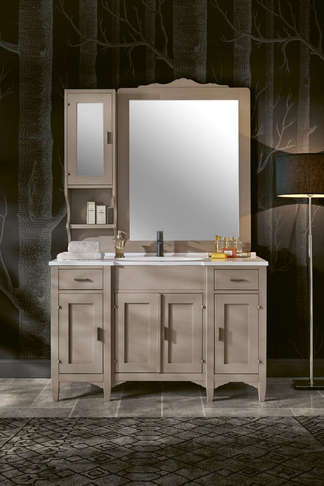 Composizione bagno con 4 porte e 2 cassetti