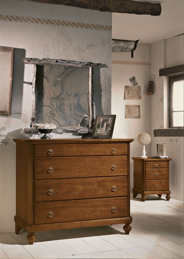 Gruppo comò piedi a cipolla